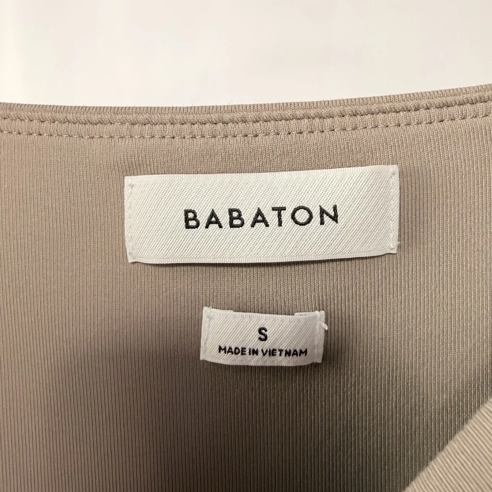 Babaton Contour Squareneck Longsleeve Romper in Stone Size Small‎